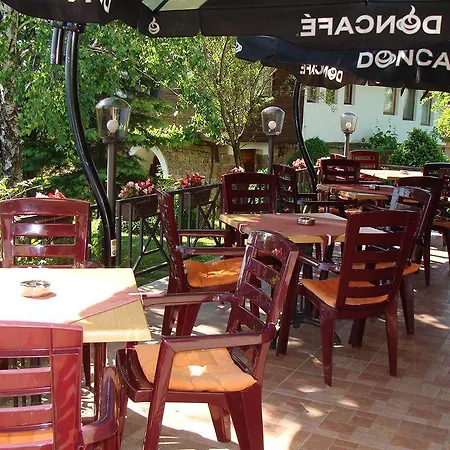 Hotel Elena 3*