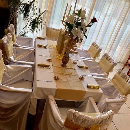 Hotel Elena 3*