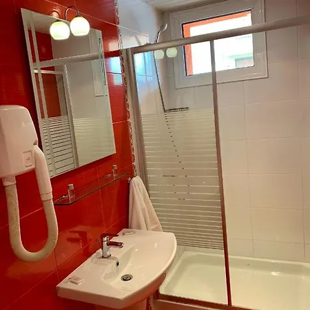 Hotel Elena 3*
