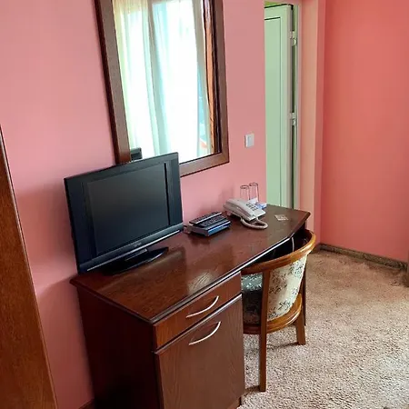 Elena Hotel 3*