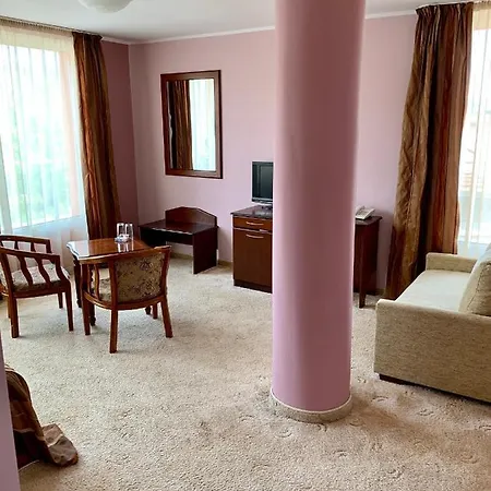 Hotel Elena 3*