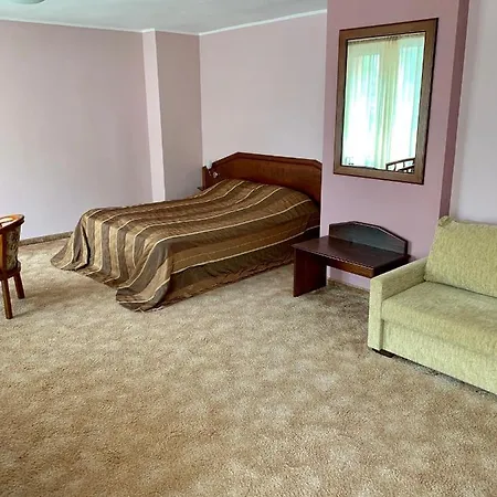 Hotel Elena 3*