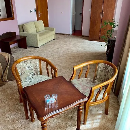 Hotel Elena 3*